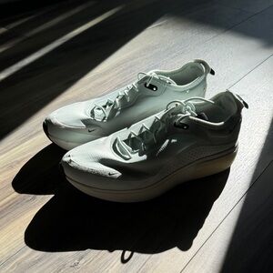 Nike Women's Light Blue Athletic Shoes